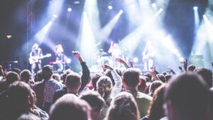Read more about the article Koncert „Królowie życia” Skawiński i Tkaczyk